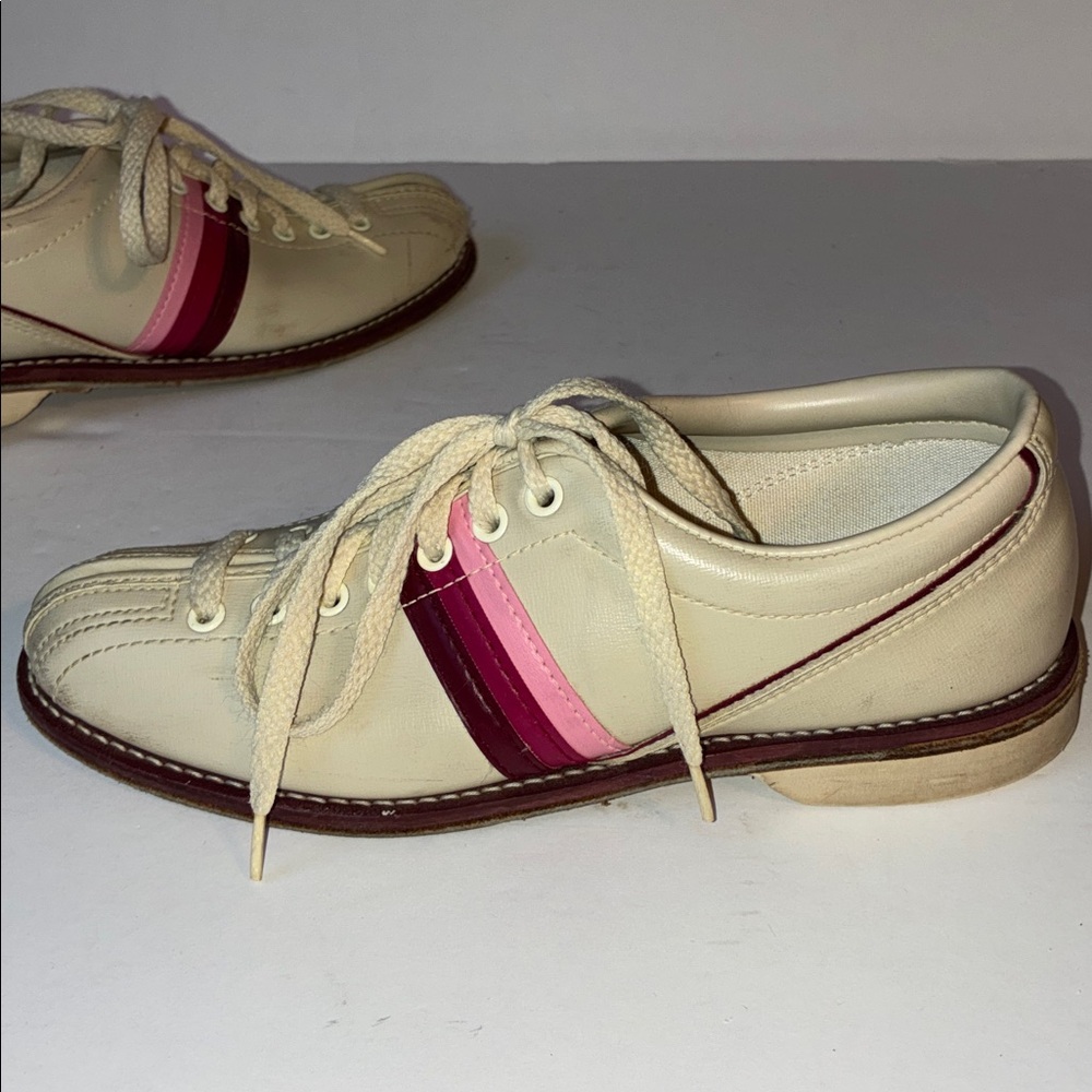 Vintage Endicott Johnson Bowling Shoes, Size 6 - Picture 7 of 10
